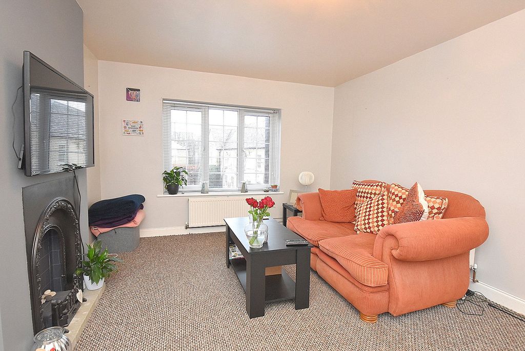 Property photo 3 of 8 Picture No. 04