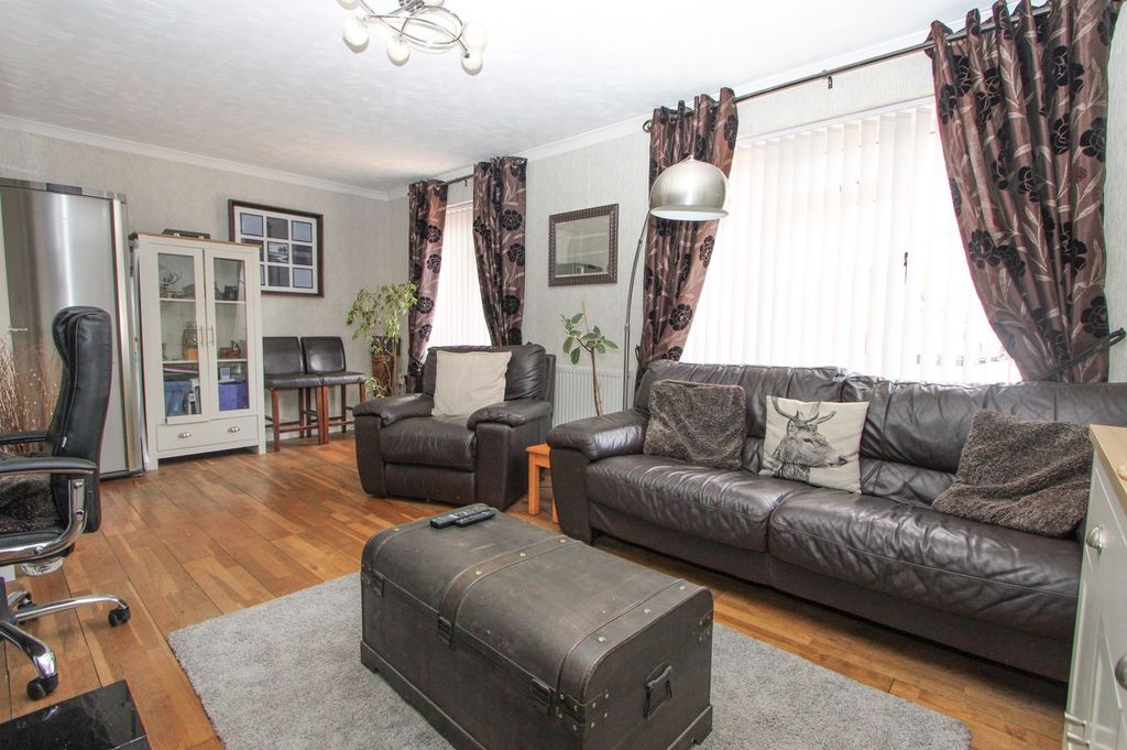 Property photo 3 of 31