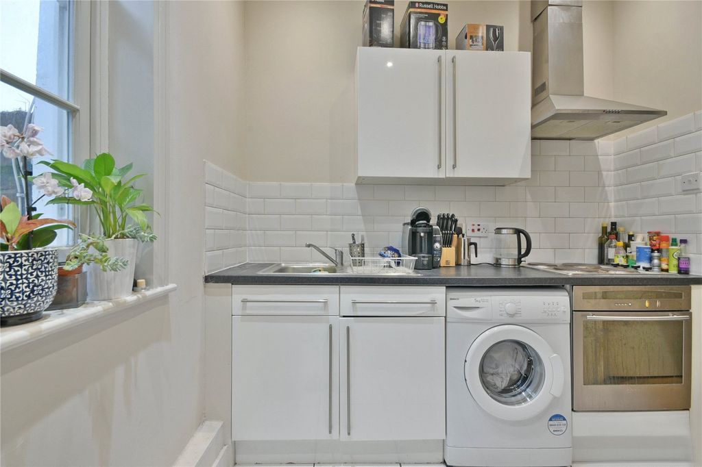 Property photo 1 of 8 Picture No. 16