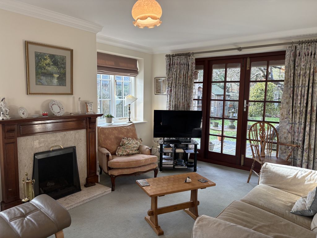 Property photo 2 of 11