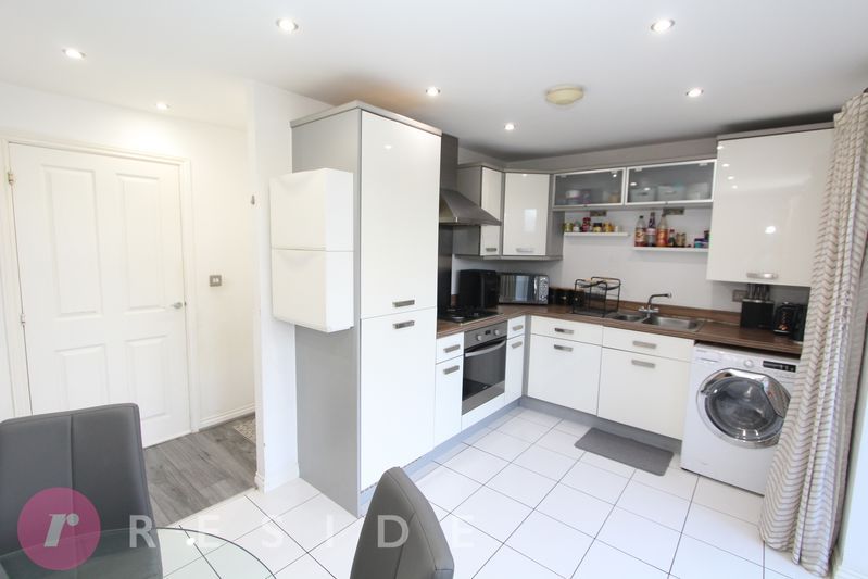 Property photo 3 of 18 Dining Kitchen