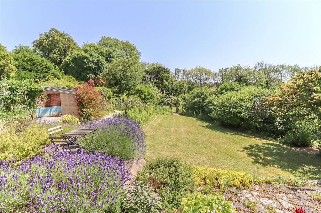 Property photo 2 of 29 Picture No. 36