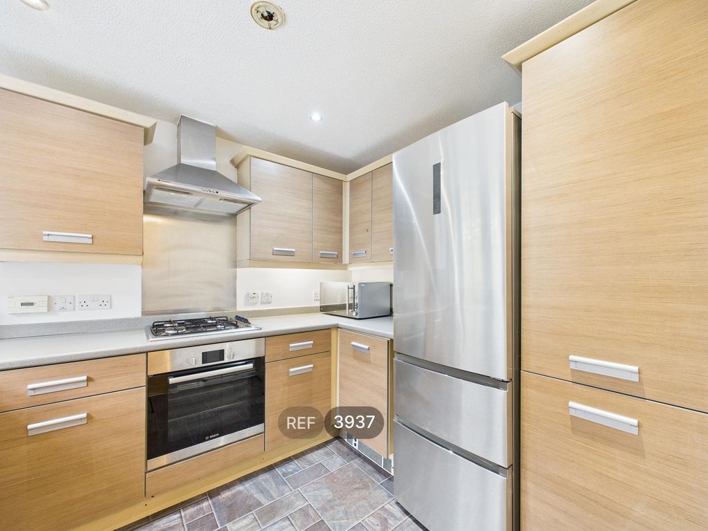 Property photo 3 of 14 Kitchen