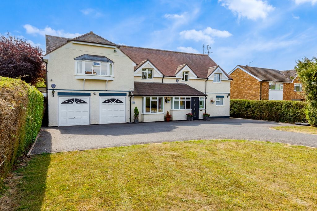 Property photo 3 of 27 Larkrise-04A