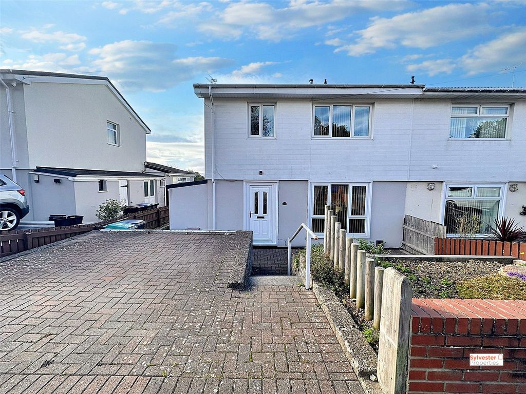 Property photo 2 of 19 Picture No. 16