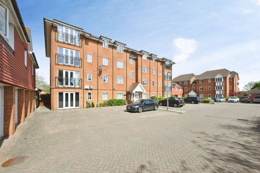 Property photo 3 of 14