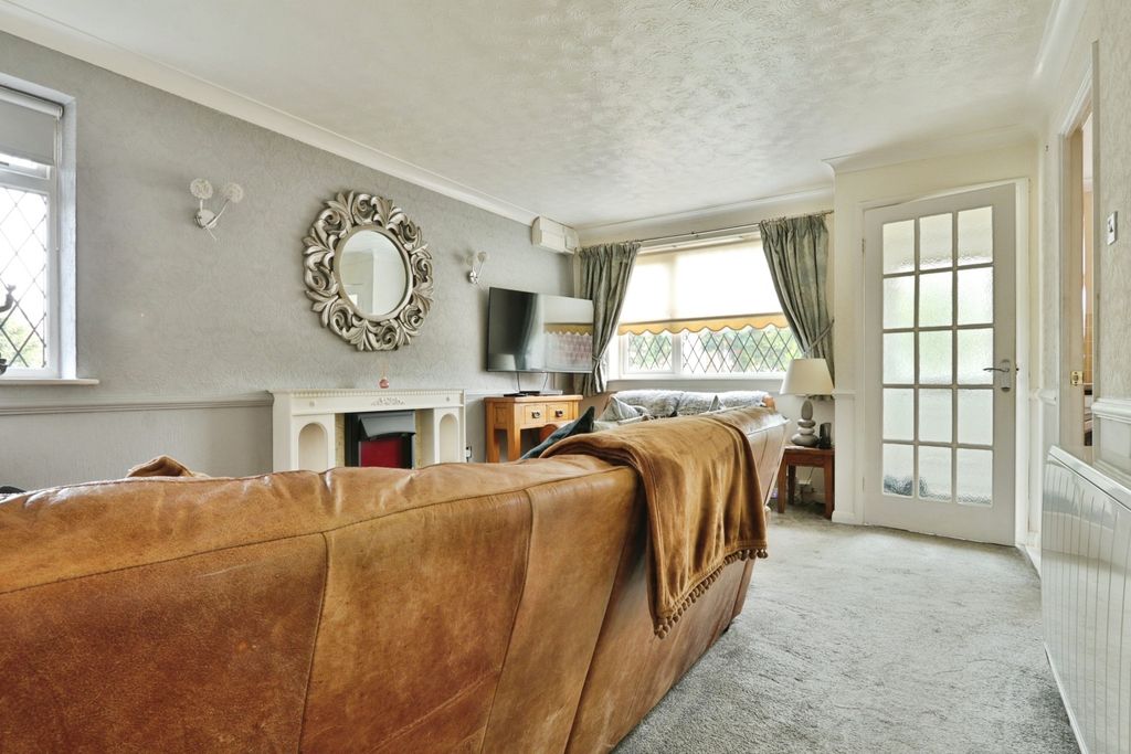 Property photo 3 of 10 4398668