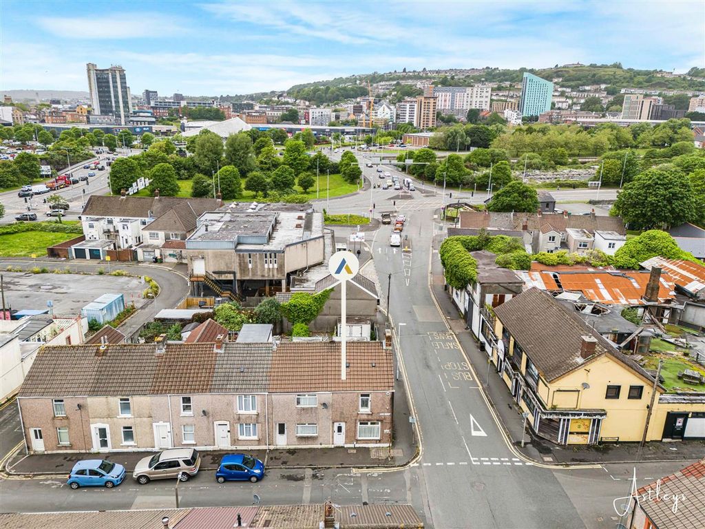 Property photo 1 of 13 25-Dji_20260520124425_0278_D.Jpg