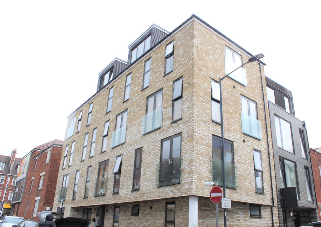 Property photo 1 of 6