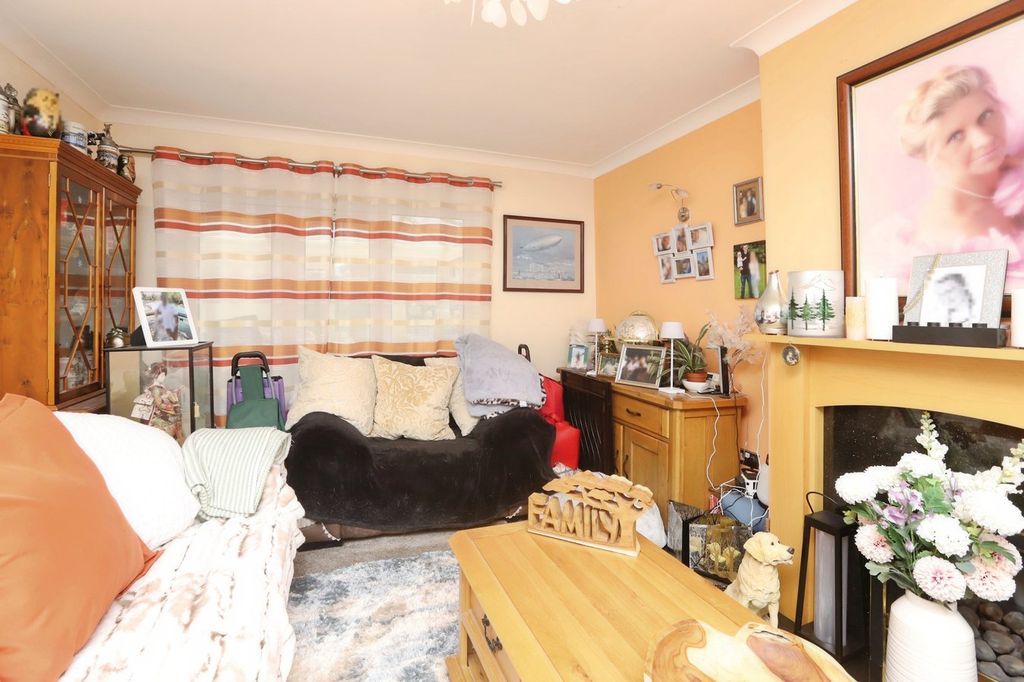 Property photo 3 of 20
