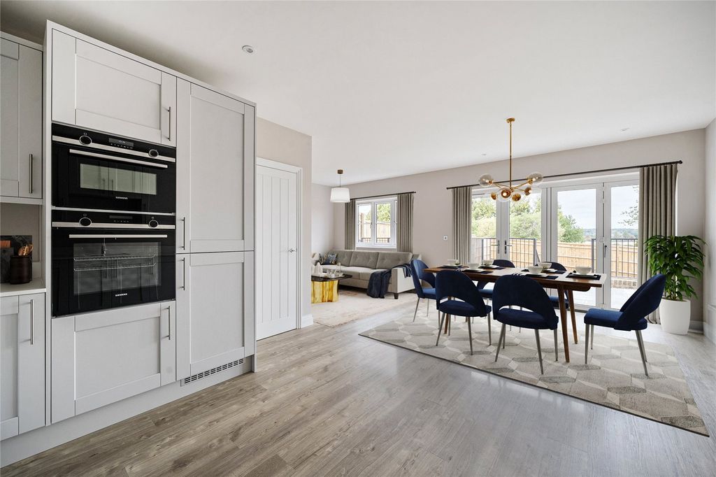 Property photo 1 of 14 Kitchen/Dining
