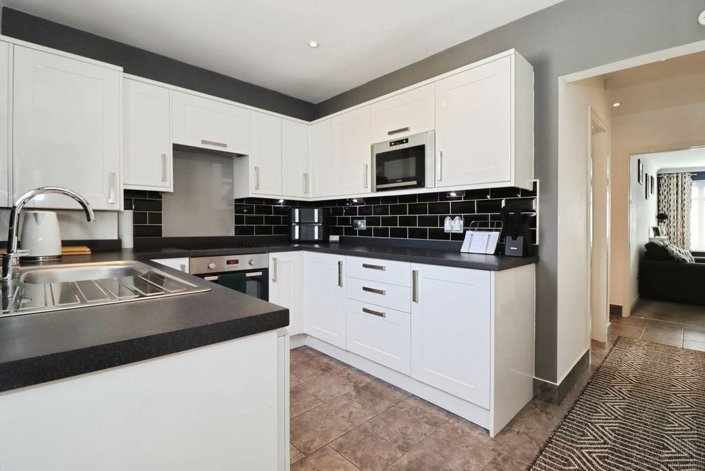 Property photo 2 of 17 Pbox-Img.Jpg