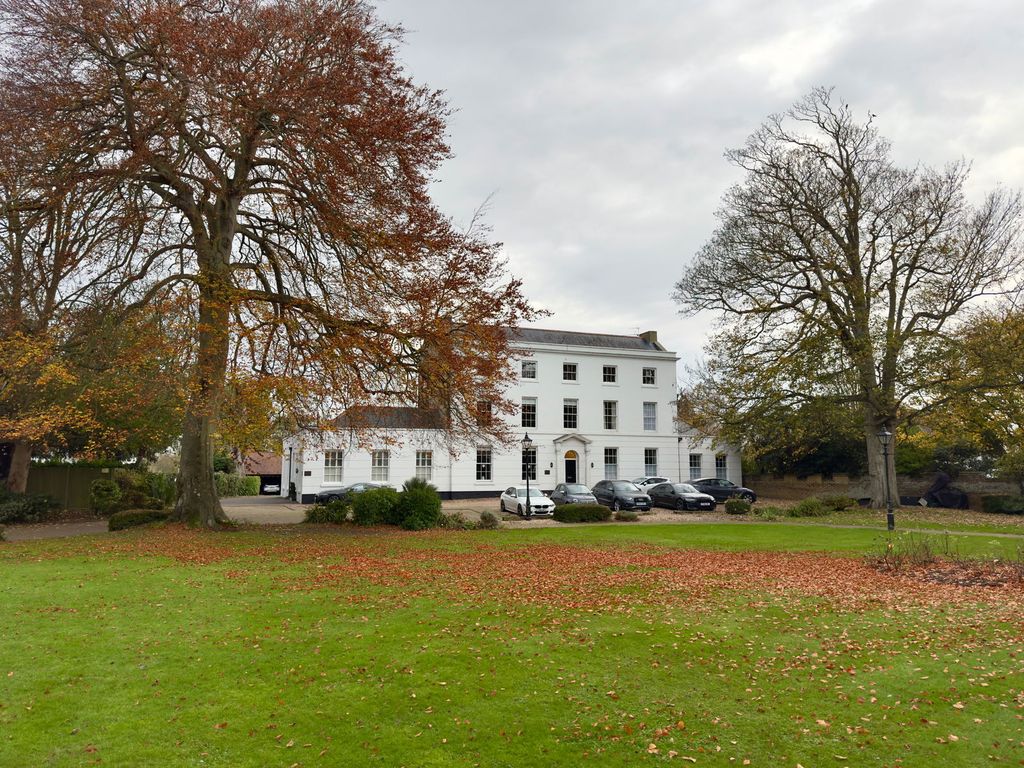 Property photo 2 of 31