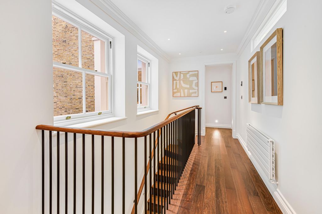 Property photo 2 of 19 Image