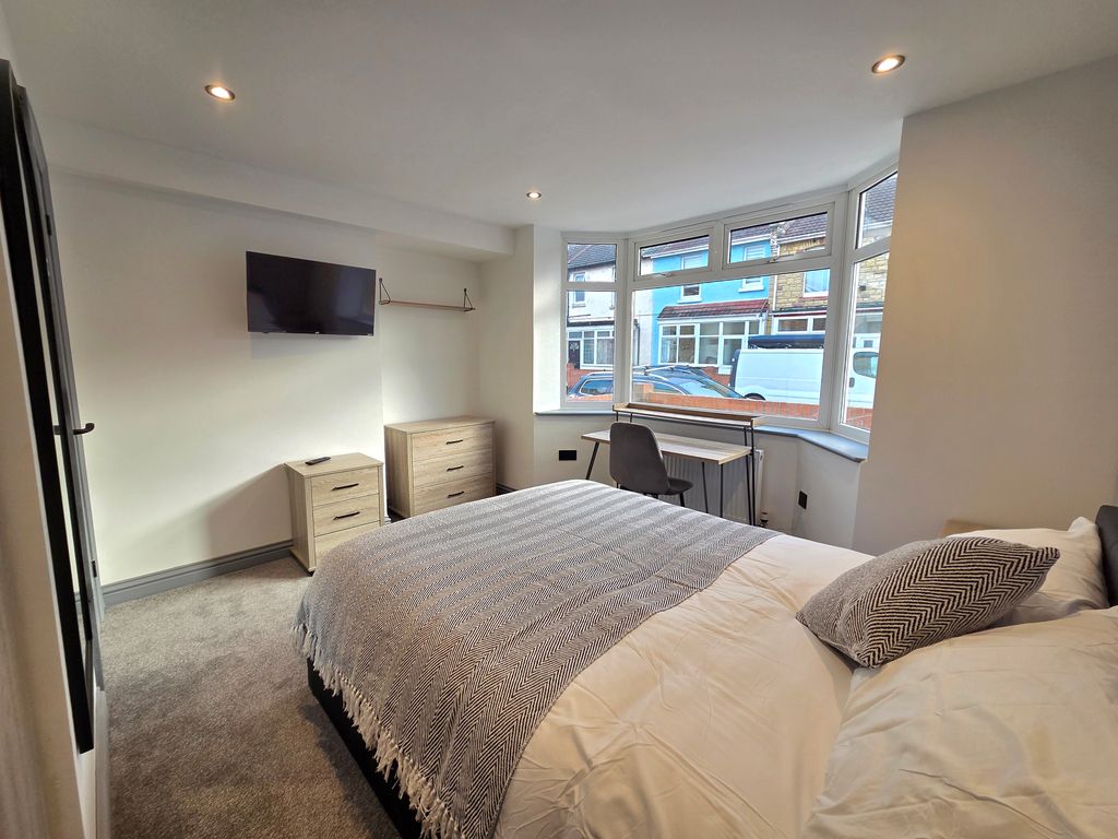 Property photo 3 of 17 Image