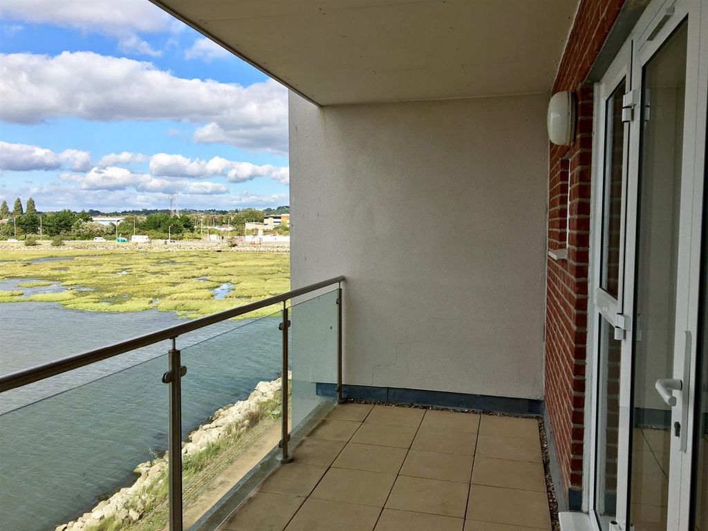 Property photo 2 of 12