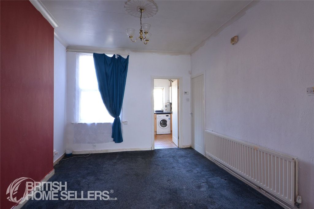 Property photo 3 of 14 Picture No. 10