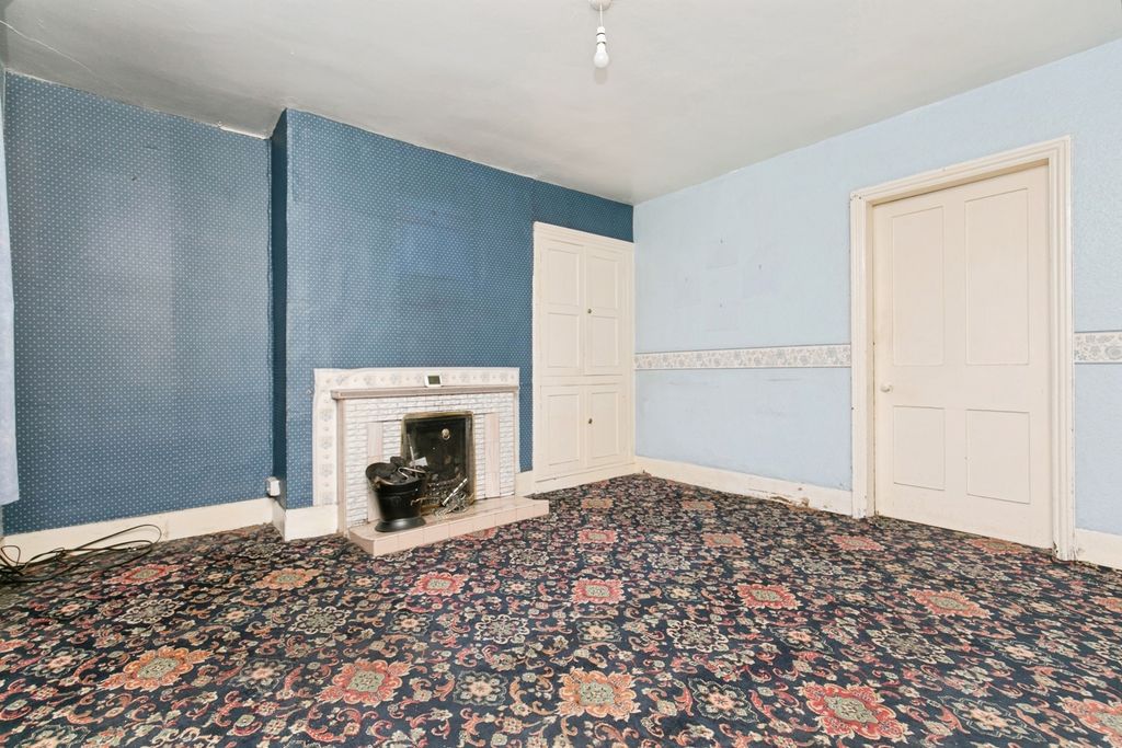 Property photo 2 of 16 Pbox-Img.Jpg
