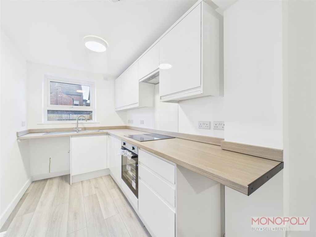 Property photo 3 of 6 Cam01943G0-Pr0580-Still005.Jpg