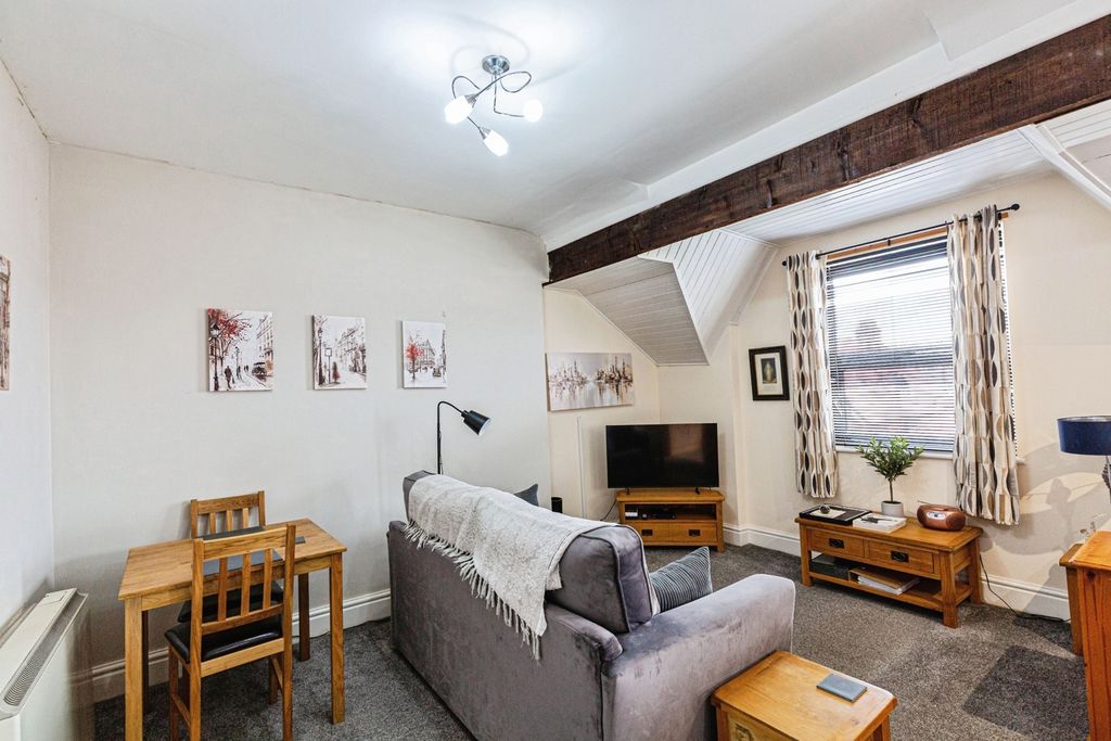 Property photo 3 of 10 Pbox-Img.Jpg