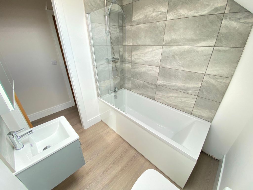 Property photo 3 of 8 1725