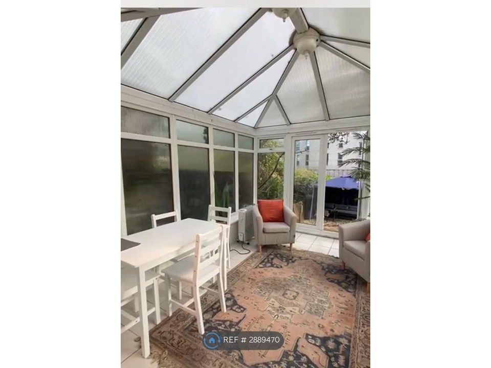Property photo 1 of 8 Conservatory