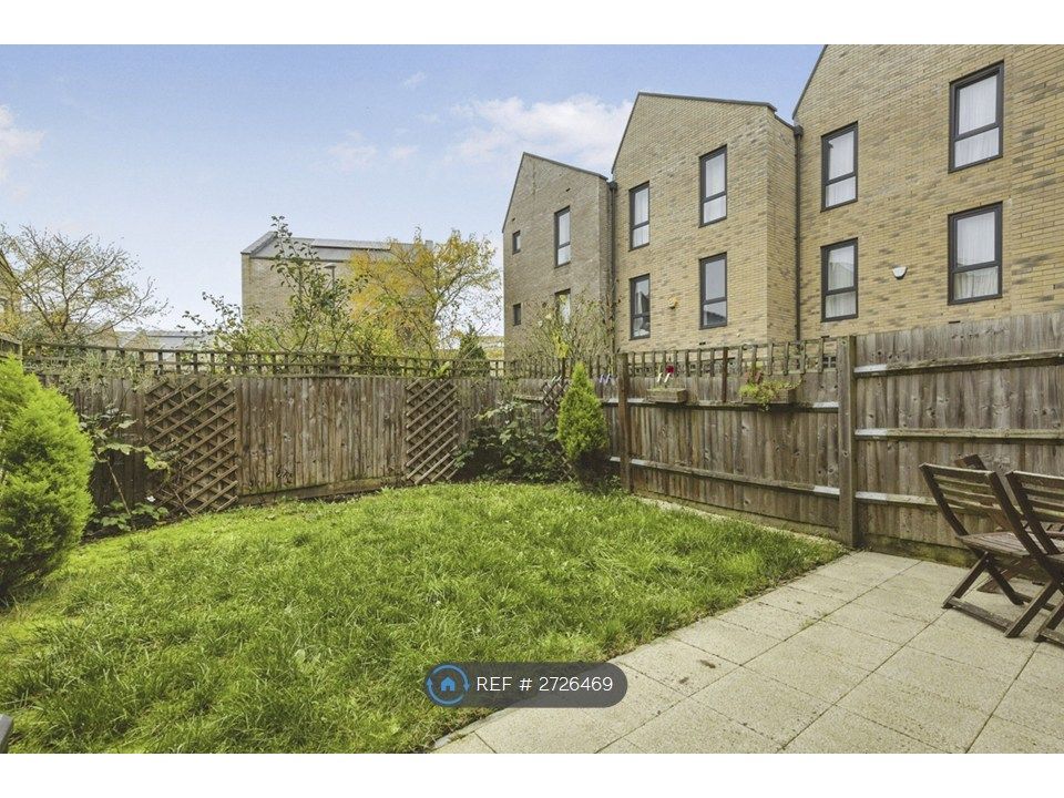 Property photo 3 of 20 Private Garden