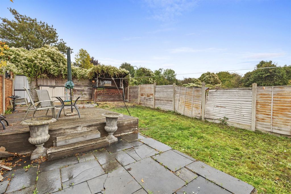 Property photo 2 of 15 246A West Wycombe Rd, Hp12 3Ar-10.Jpg