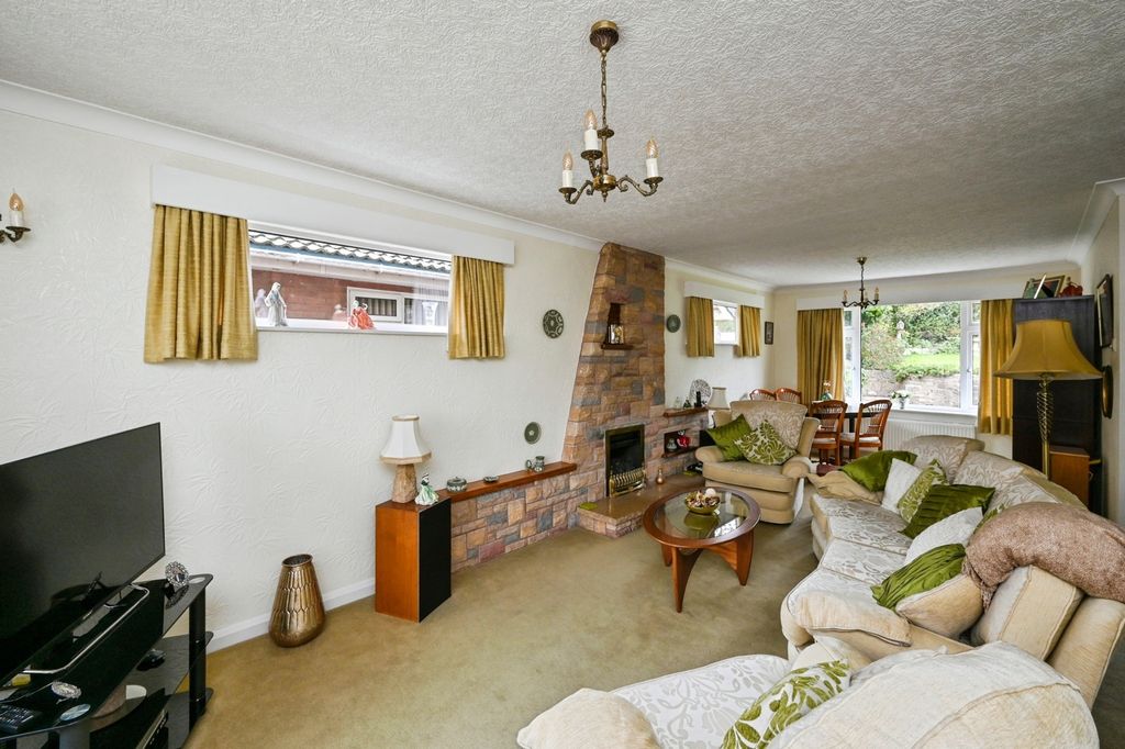 Property photo 2 of 17 Lounge Dining Room