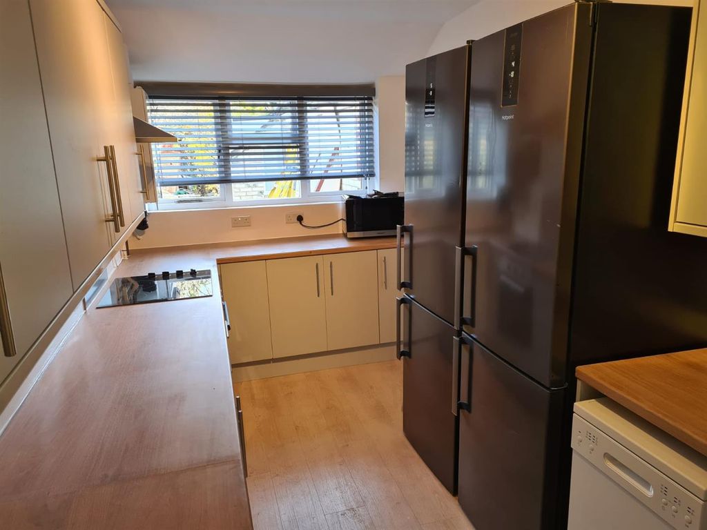 Property photo 1 of 5 Kitchen.Jpg