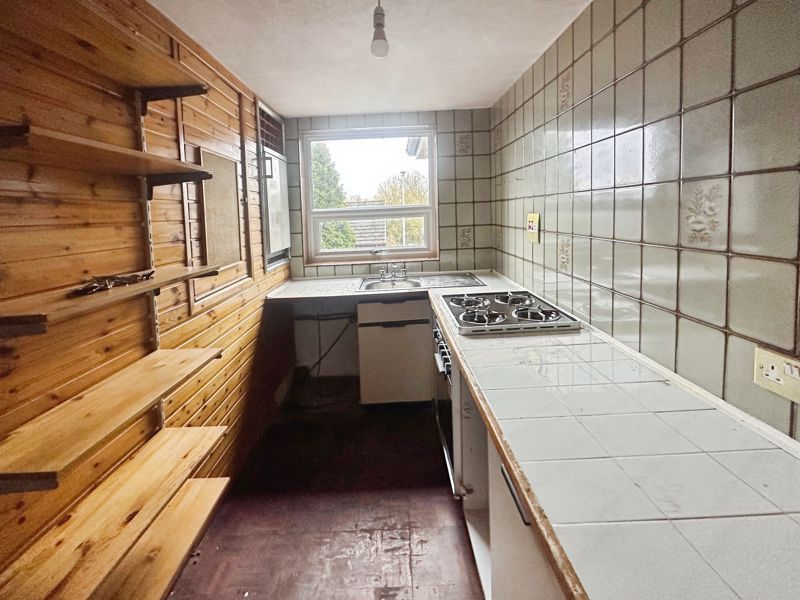 Property photo 3 of 16 Kitchen