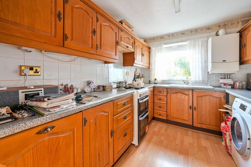 Property photo 2 of 9