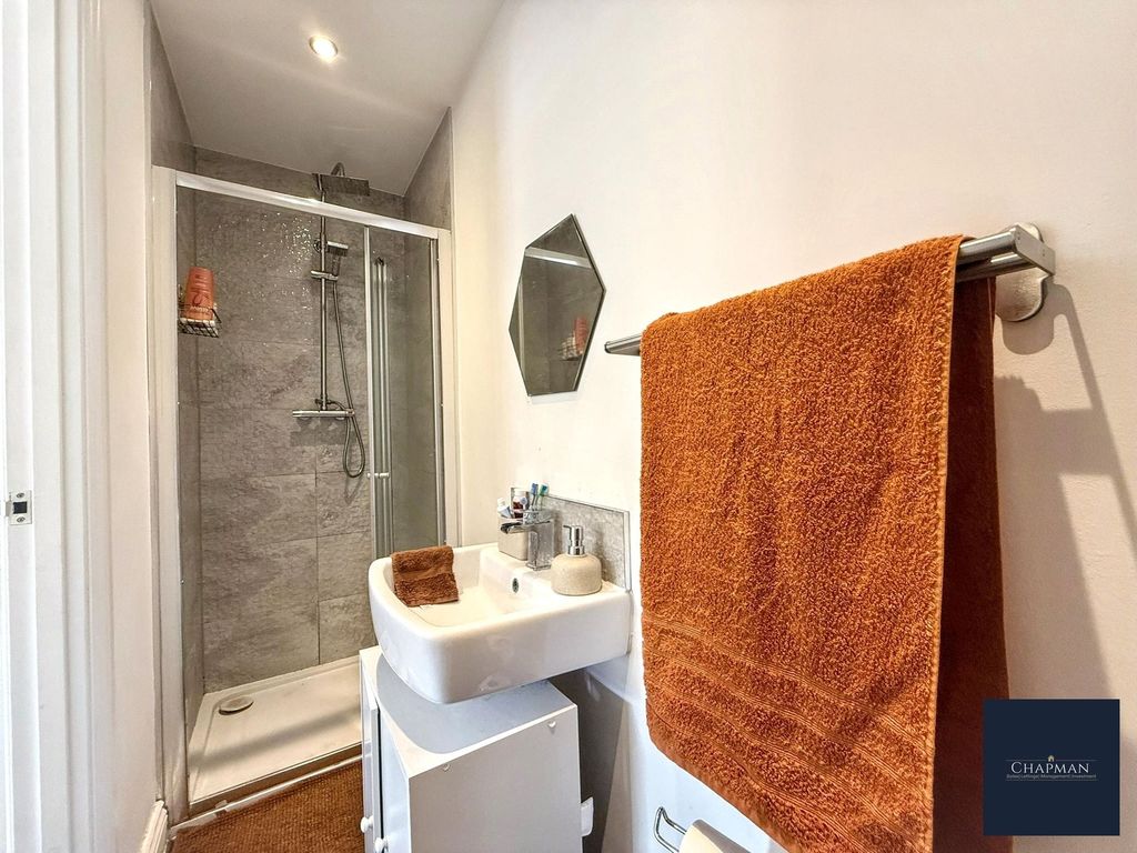 Property photo 2 of 25