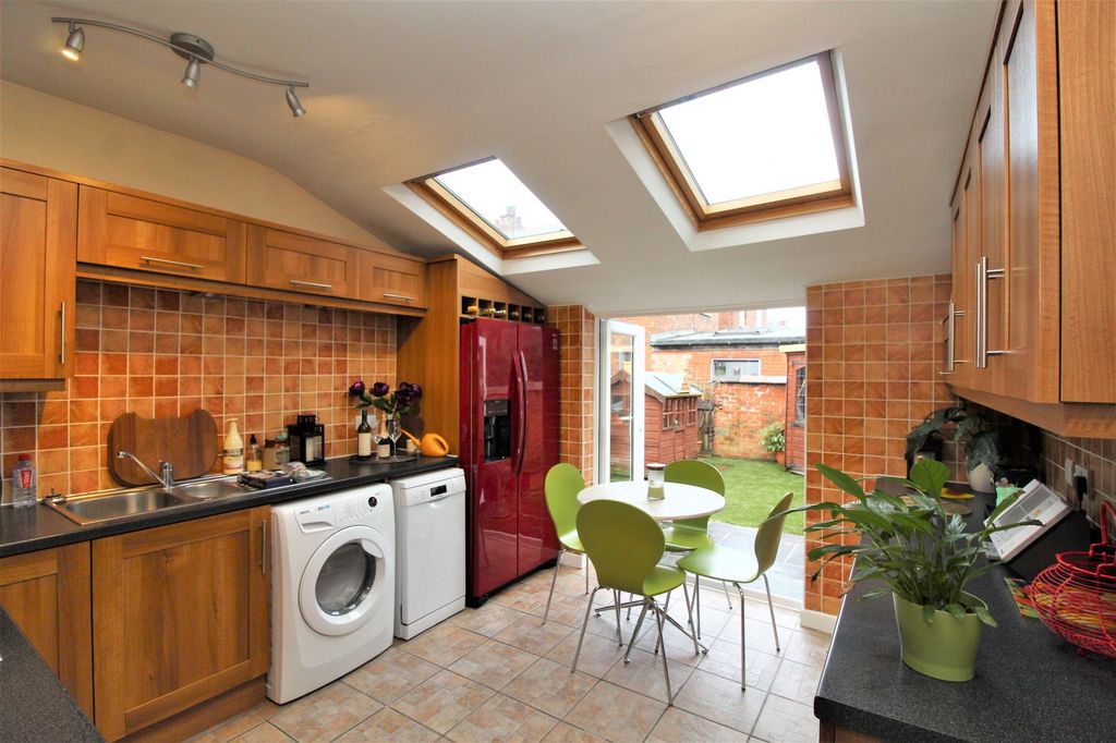 Property photo 2 of 20