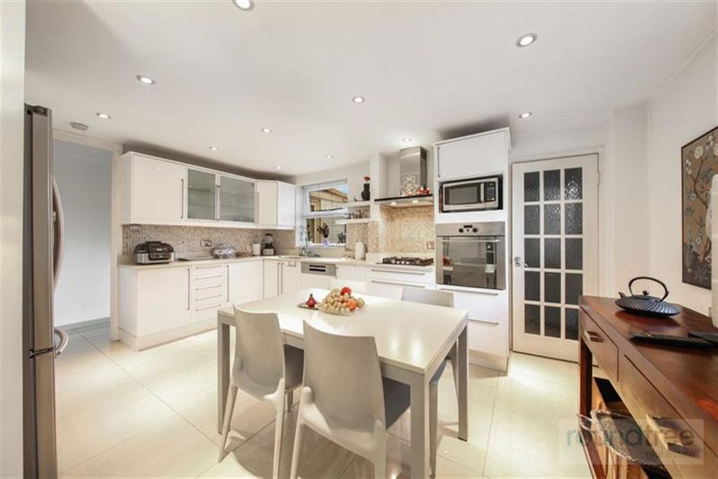 Property photo 1 of 10 (Main)