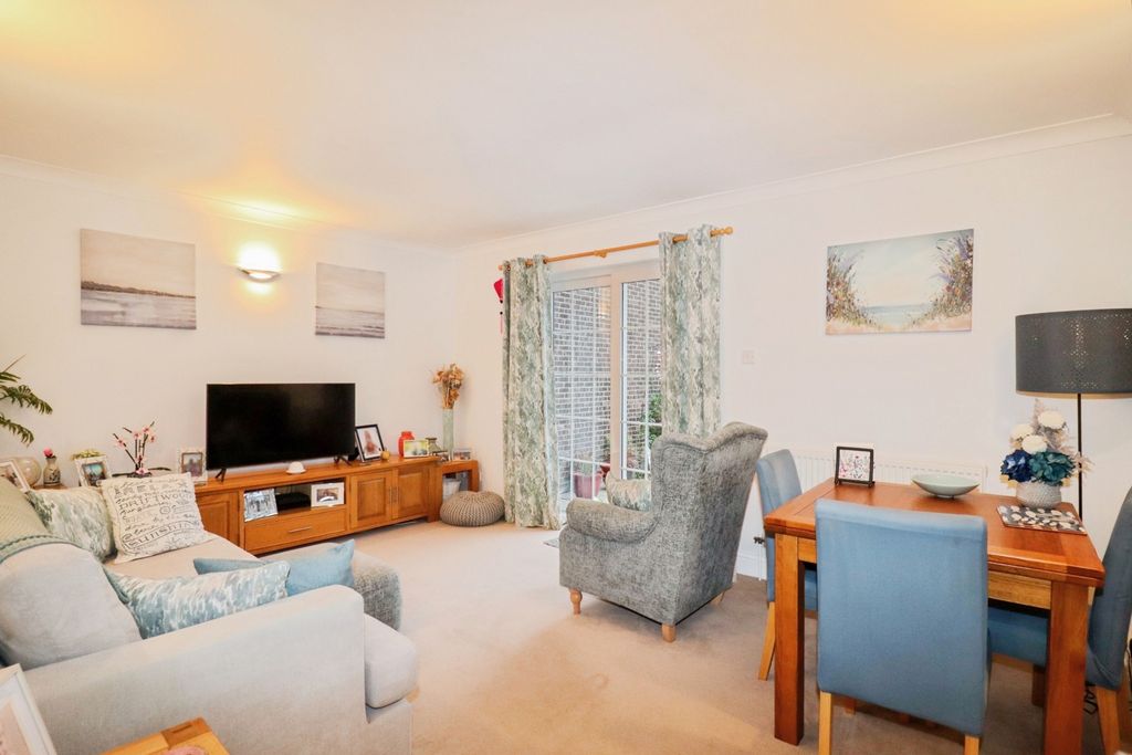 Property photo 2 of 20 Pbox-Img.Jpg