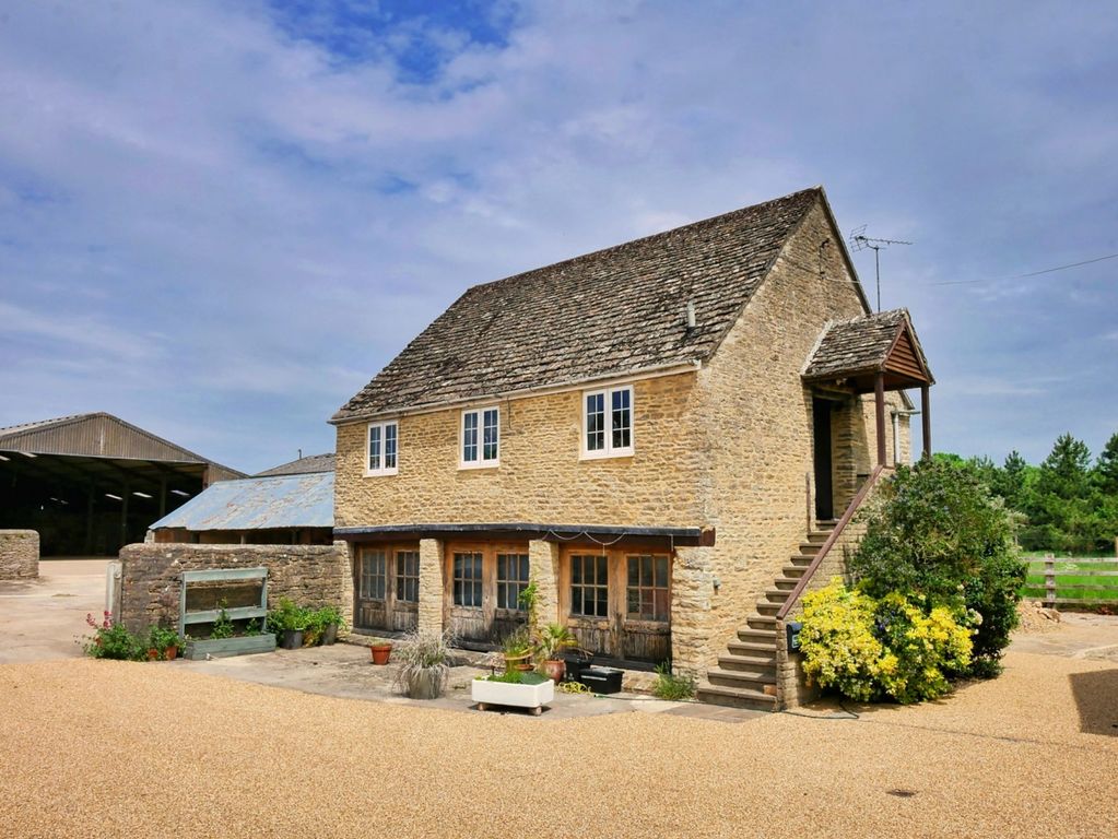 Property photo 1 of 9