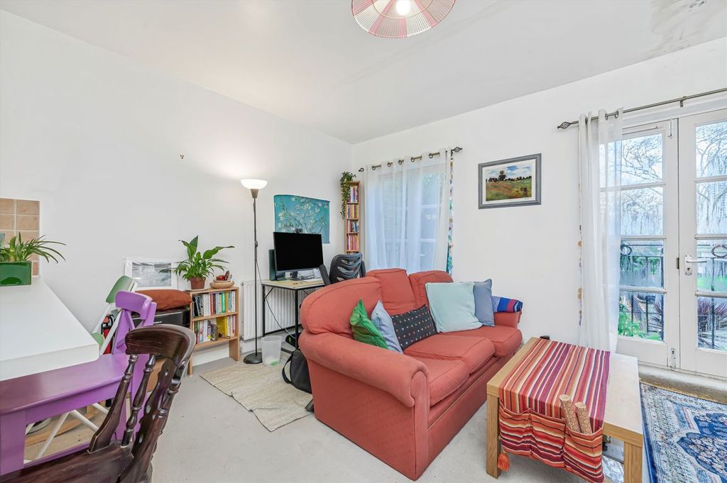 Property photo 2 of 5