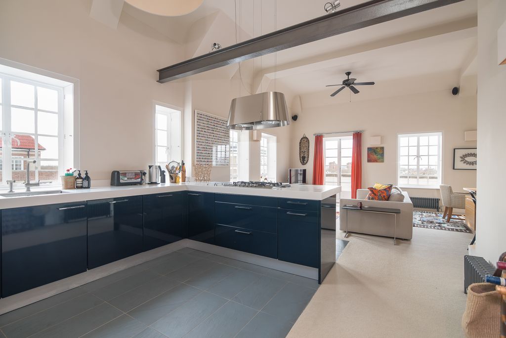 Property photo 1 of 13