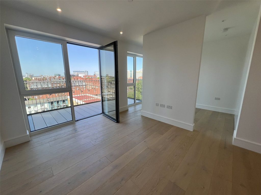 Property photo 2 of 16 Picture No. 03