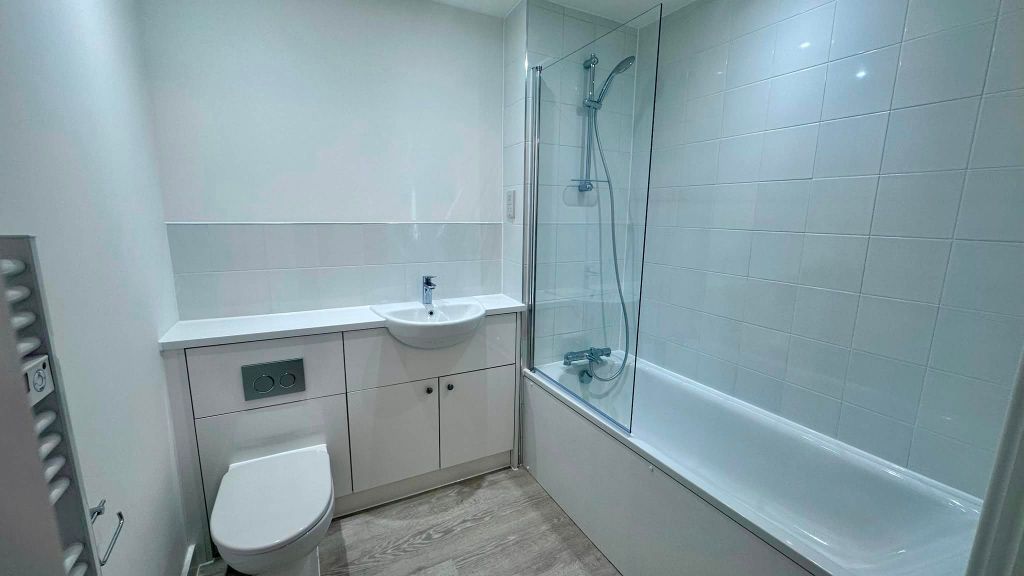 Property photo 3 of 8 Bathroom