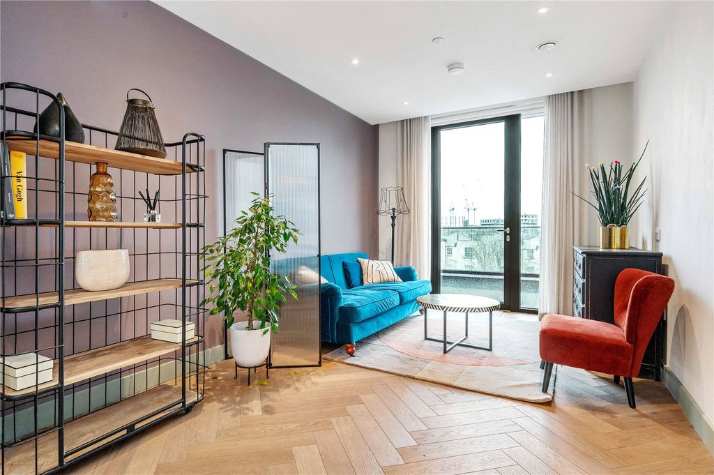 Property photo 1 of 12 Reception/ Kitchen