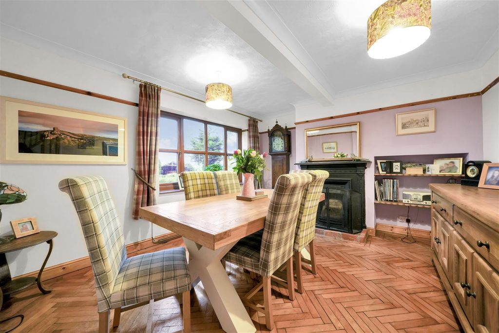 Property photo 2 of 20 Dining Room