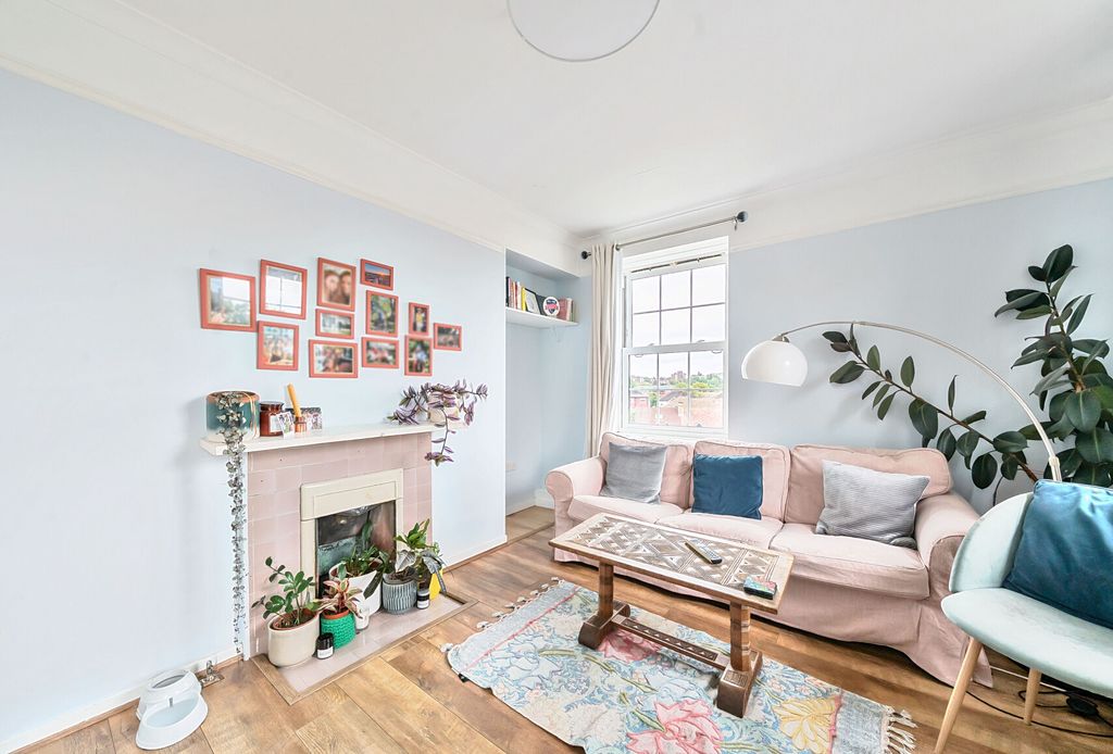 Property photo 3 of 12 1334062-4-6890Be2...