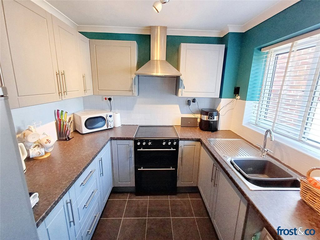 Property photo 3 of 15 Kitchen