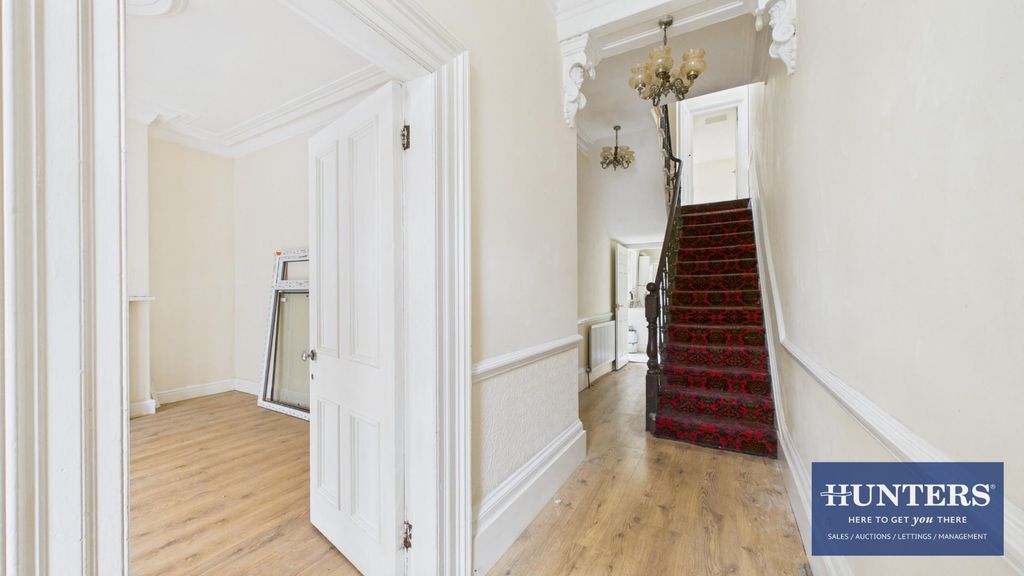 Property photo 2 of 15 Hallway