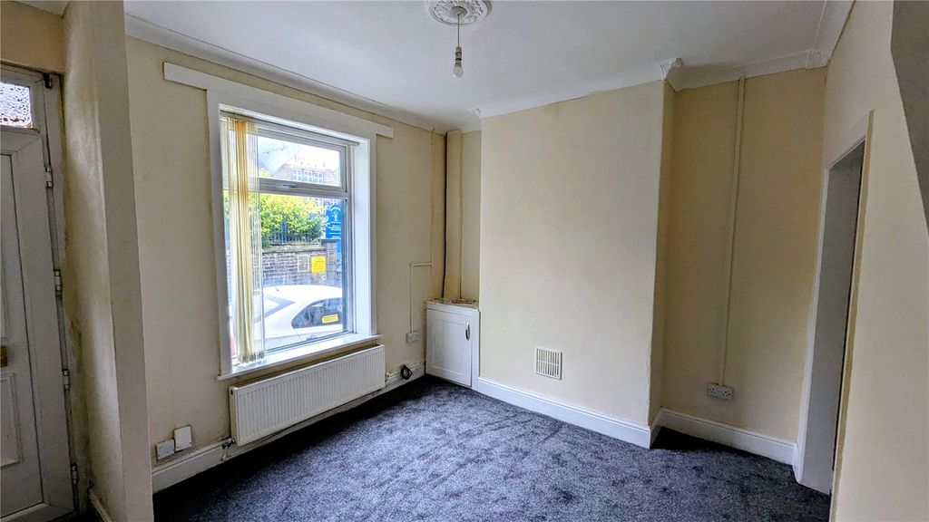 Property photo 3 of 6 Picture No. 05