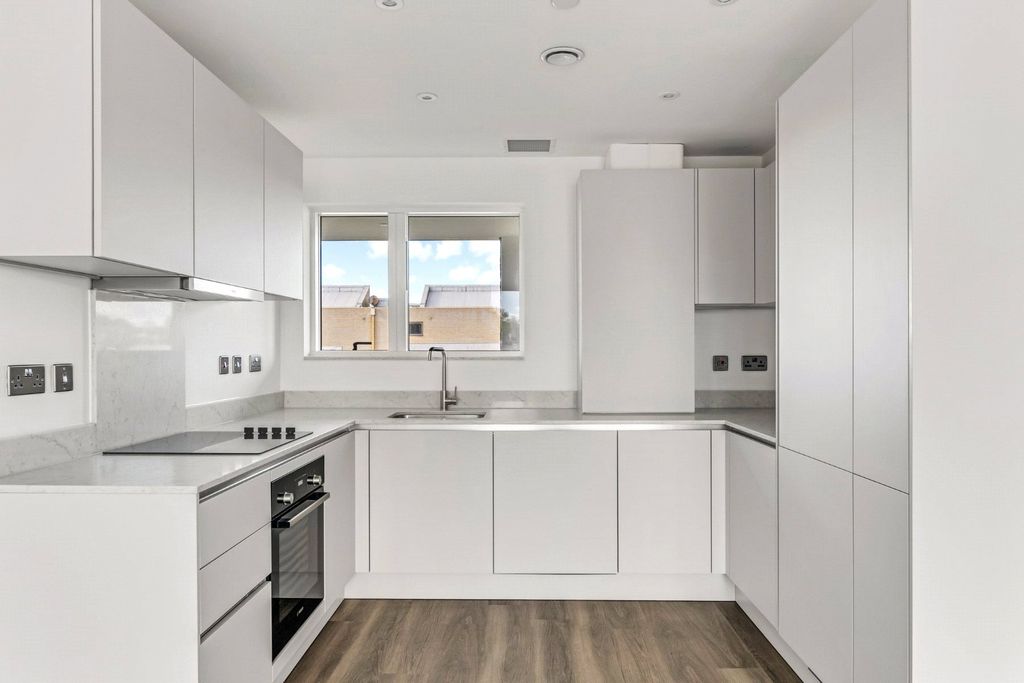 Property photo 1 of 7 Picture No. 15