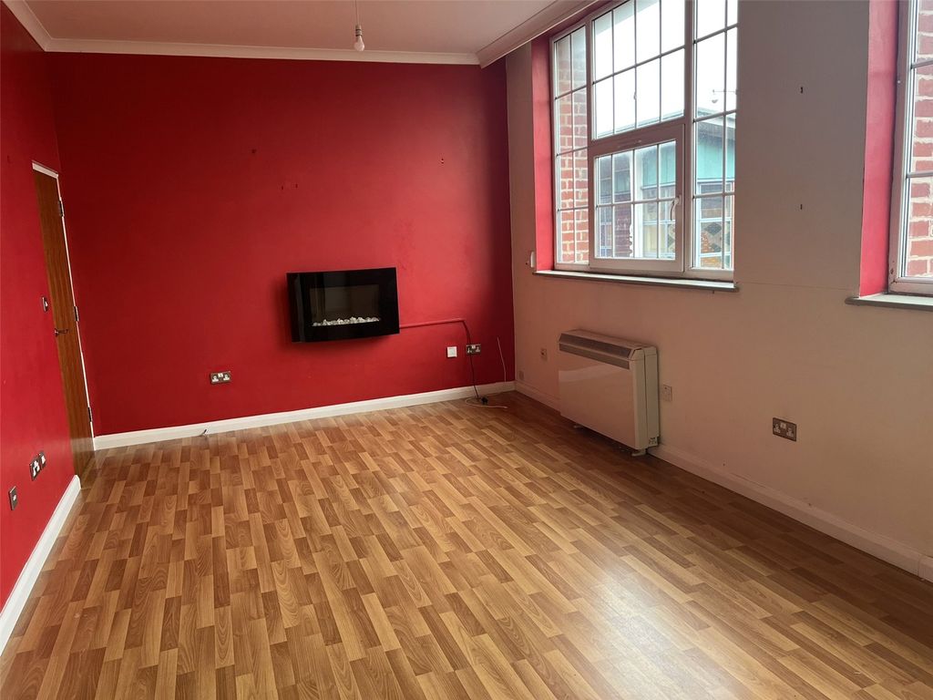 Property photo 1 of 9 Picture No. 06