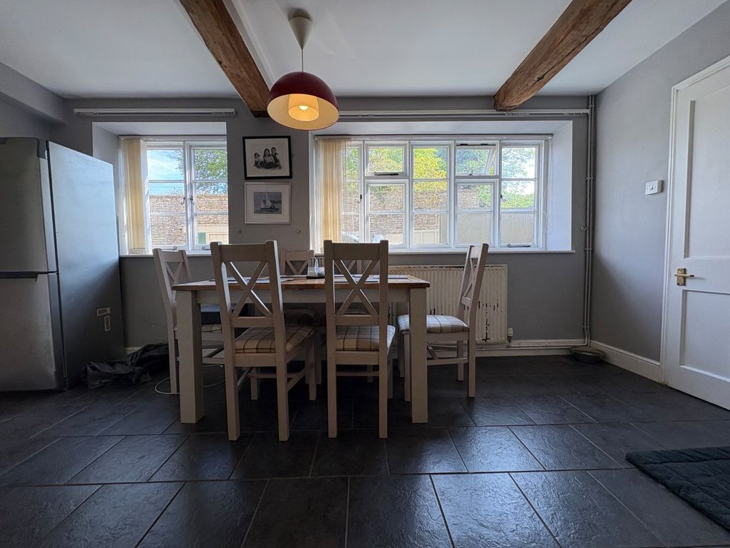 Property photo 3 of 12 Picture No. 05
